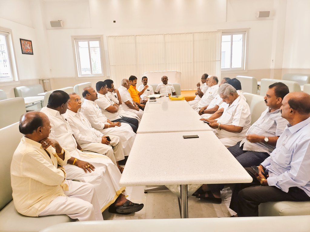 ஆட்சிமன்றக்குழுக் கூட்டம் 7-10-2025 கோயம்புத்தூர்,  பேரமைப்பு மாநிலத்தலைவர் ஏ.எம்.விக்கிரமராஜா தலைமையில் சிறப்பாக நடைபெற்றது.